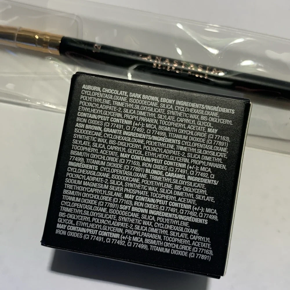 Anastasia Beverly Hills DipBrow Pomade Medium Brown and Brush #12 Bundle